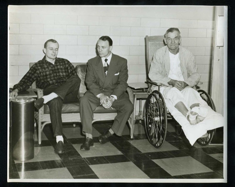 1950s EDDIE STANKY In The Waiting Room St. Louis Cardinals Original News Photo