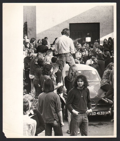 1960s STUDENTS INTERRUPT QUEEN ELIZABETH VISIT Oversized Original Photo gp