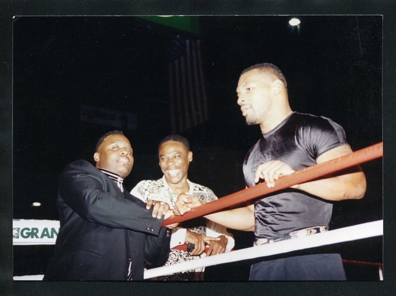 1996 MIKE TYSON, RORY HOLLOWAY & JOHN HORNE vs Frank Bruno Original Photo gp