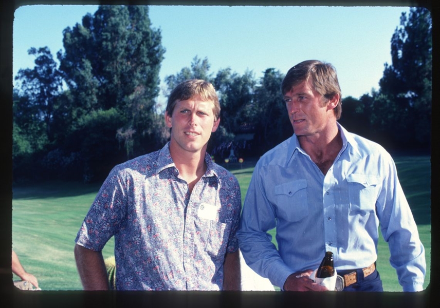 1982 JACK YOUNGBLOOD & BURT JONES Candid Original 35mm Slide Transparency