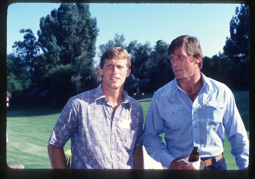 1982 JACK YOUNGBLOOD & BURT JONES Candid Original 35mm Slide Transparency