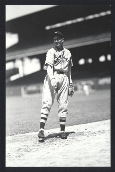 ORAL HILDEBRAND Real Photo Postcard RPPC 1931-32 Cleveland Indians George Burke 