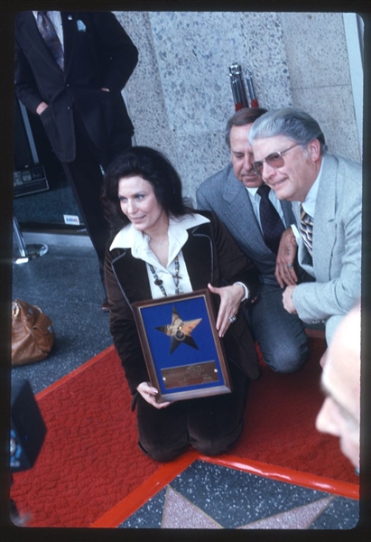 1978 LORETTA LYNN Live Candid Original 35mm Slide Transparency COUNTRY SINGER nb