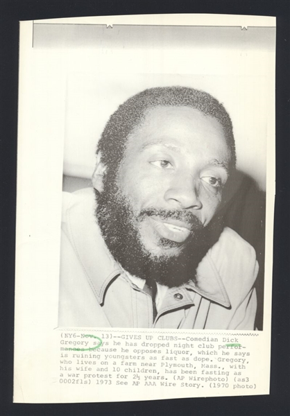 Lot of (2) 1970s DICK GREGORY Vintage Wire Photos COMEDIAN ACTOR