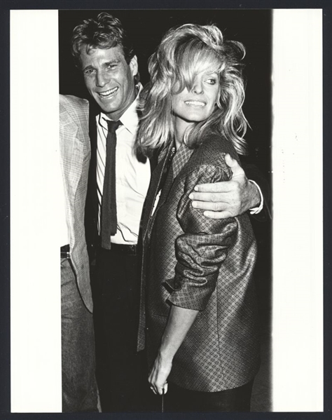 1984 FARRAH FAWCETT & RYAN O'NEAL Photo PRETTY CHARLIE'S ANGELS STAR hdp