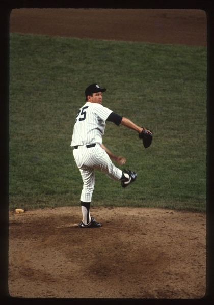 1982 New York Yankees TOMMY JOHN Pitching Original 35mm Slide Transparency
