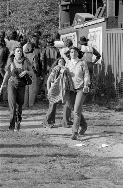 Lot of (10) 1970s ELLEN MCILWAINE & FANS Original 35mm Photo Negatives SINGER bn