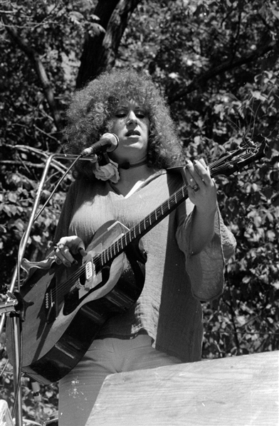 Strip of (4) 1970s ELLEN MCILWAINE Original 35mm Photo Negatives SINGER bn