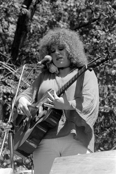 Strip of (4) 1970s ELLEN MCILWAINE Original 35mm Photo Negatives SINGER bn