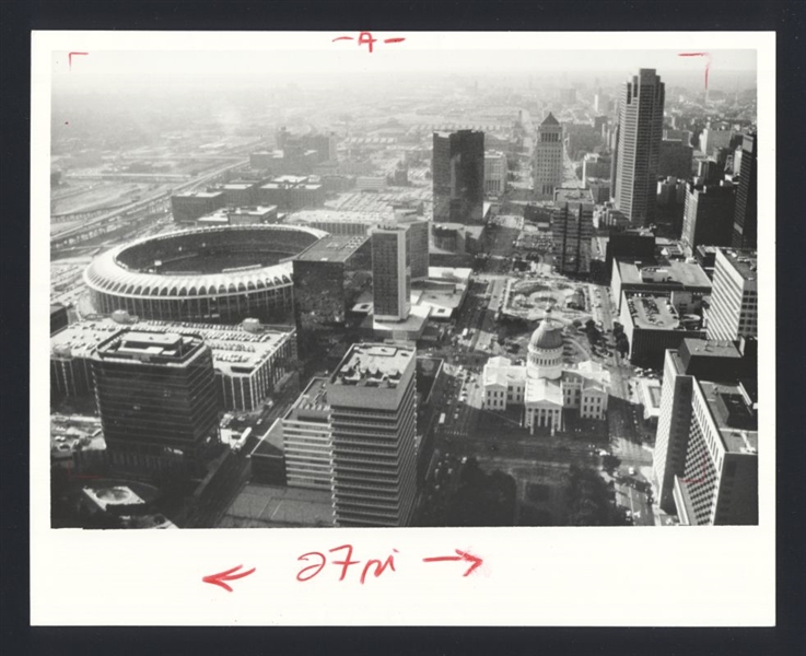 1970s Cardinals DOWNTOWN ST. LOUIS & BUSCH MEMORIAL STADIUM Original News Photo