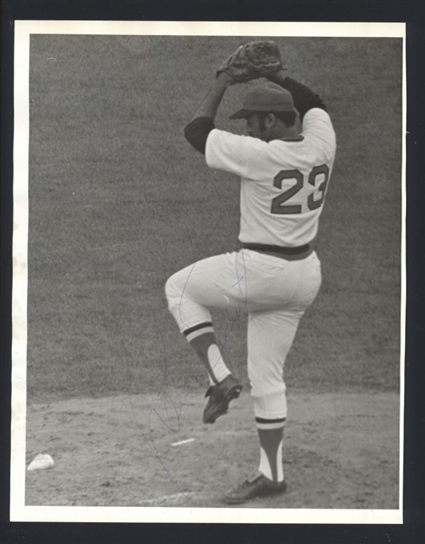 LUIS TIANT 1970s Boston Red Sox SIGNED Photo (d.2024)