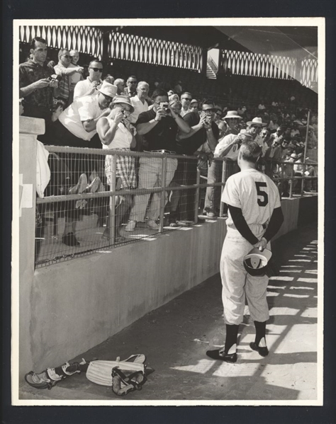 1950s New York Yankees JOE DiMAGGIO Poses In #5 Jersey Original Photo HOF